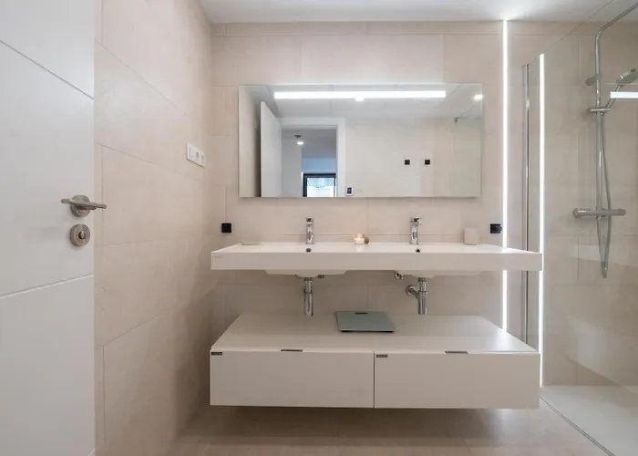 Xpce Jade Tower, Pool-spa-gym-cinema-beach And Parking Free