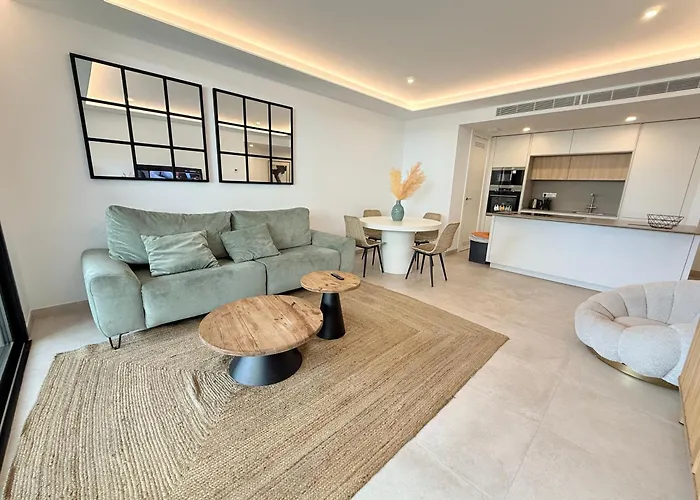 Xpce Jade Tower, Pool-spa-gym-cinema-beach And Parking Free *