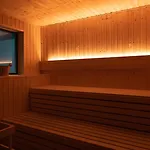 דירה Xpce Jade Tower, Pool-spa-gym-cinema-beach And Parking Free פואנגירולה