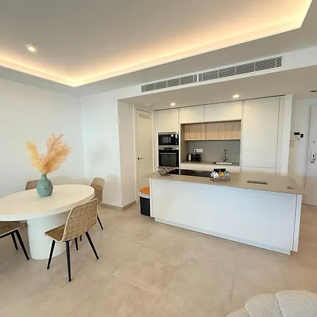 Apartment Xpce Jade Tower, Pool-spa-gym-cinema-beach And Parking Free