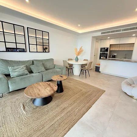 Xpce Jade Tower, Pool-spa-gym-cinema-beach And Parking Free Apartment Fuengirola