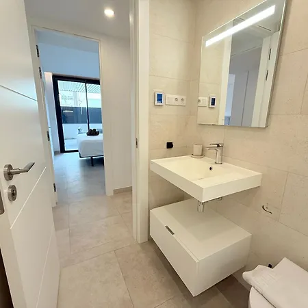 Lejlighed Xpce Jade Tower, Pool-spa-gym-cinema-beach And Parking Free Fuengirola