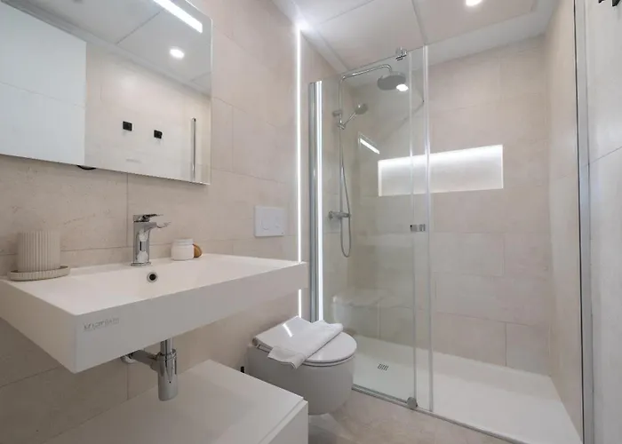 Xpce Jade Tower, Pool-spa-gym-cinema-beach&parking Free Apartament Fuengirola