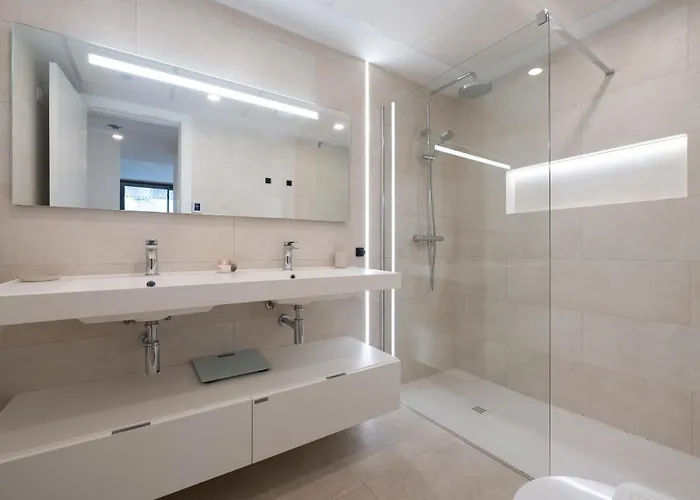 Apartment Xpce Jade Tower, Pool-spa-gym-cinema-beach And Parking Free