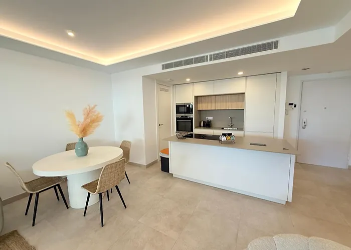 Apartment Xpce Jade Tower, Pool-spa-gym-cinema-beach And Parking Free