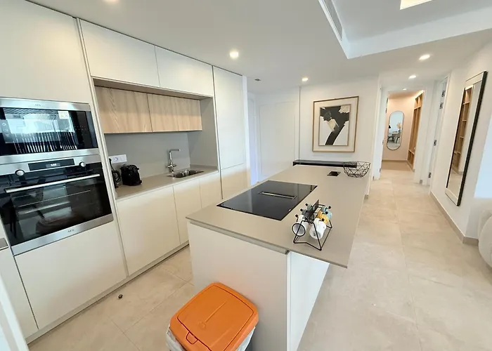 Xpce Jade Tower, Pool-spa-gym-cinema-beach And Parking Free Apartment